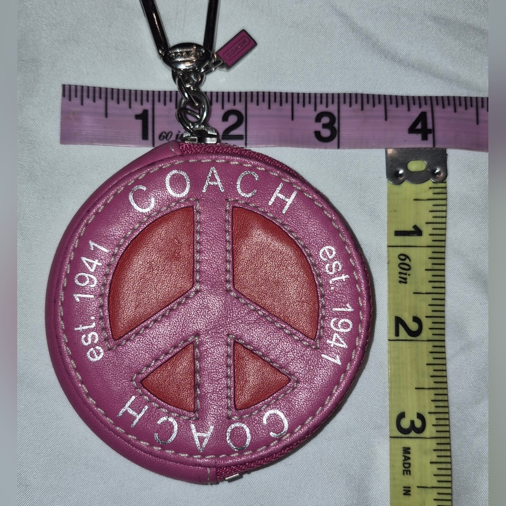 Coach Peace Sign Coin Purse/Bag Charm/Keychain NWOT - Picture 4 of 4